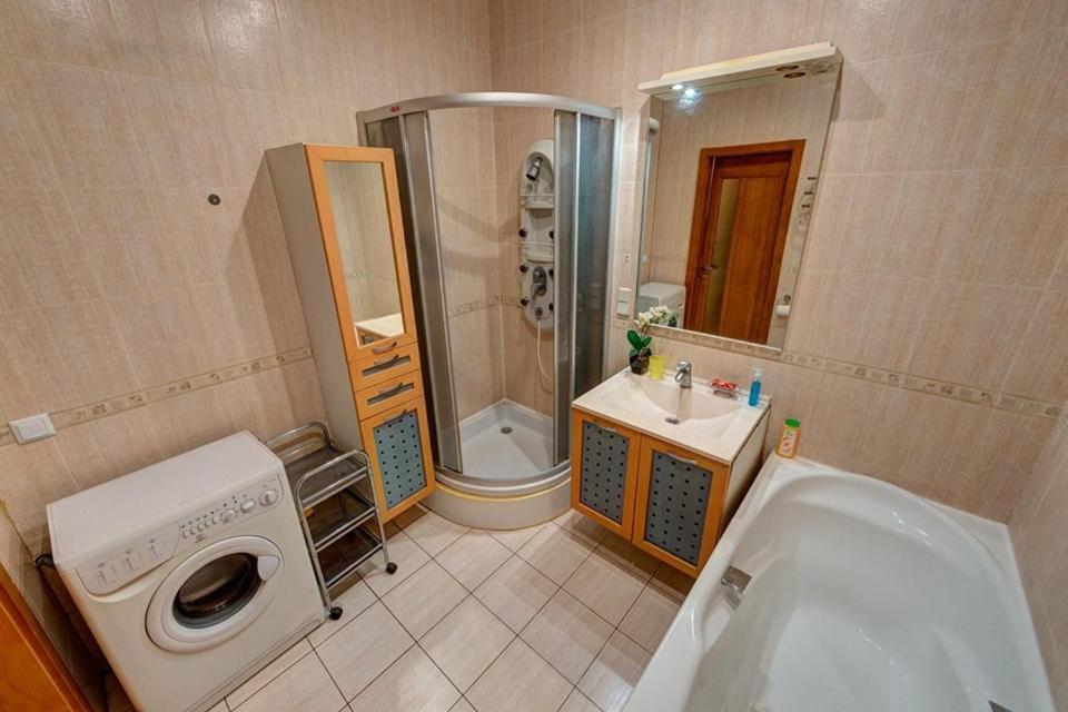 Apartments On Shota Rustaveli Kiev Buitenkant foto