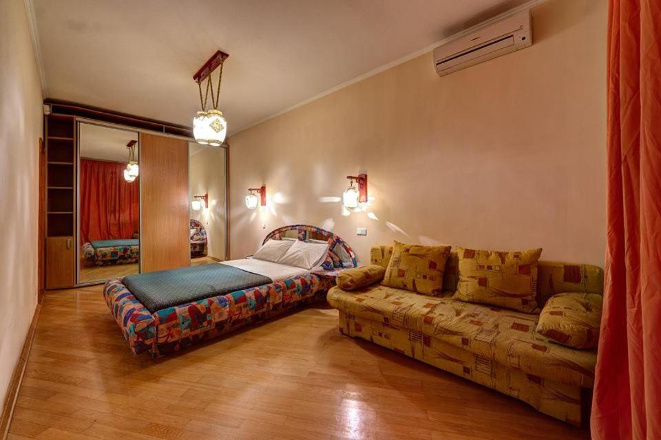 Apartments On Shota Rustaveli Kiev Buitenkant foto